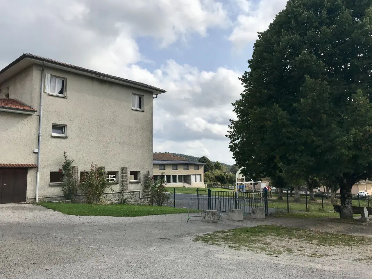 Le Rouget-Pers - école