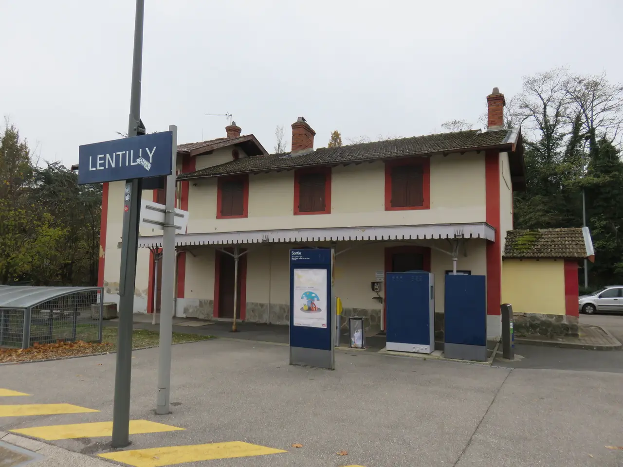 Gare de Lentilly - Ancien bâtiment voyageurs
