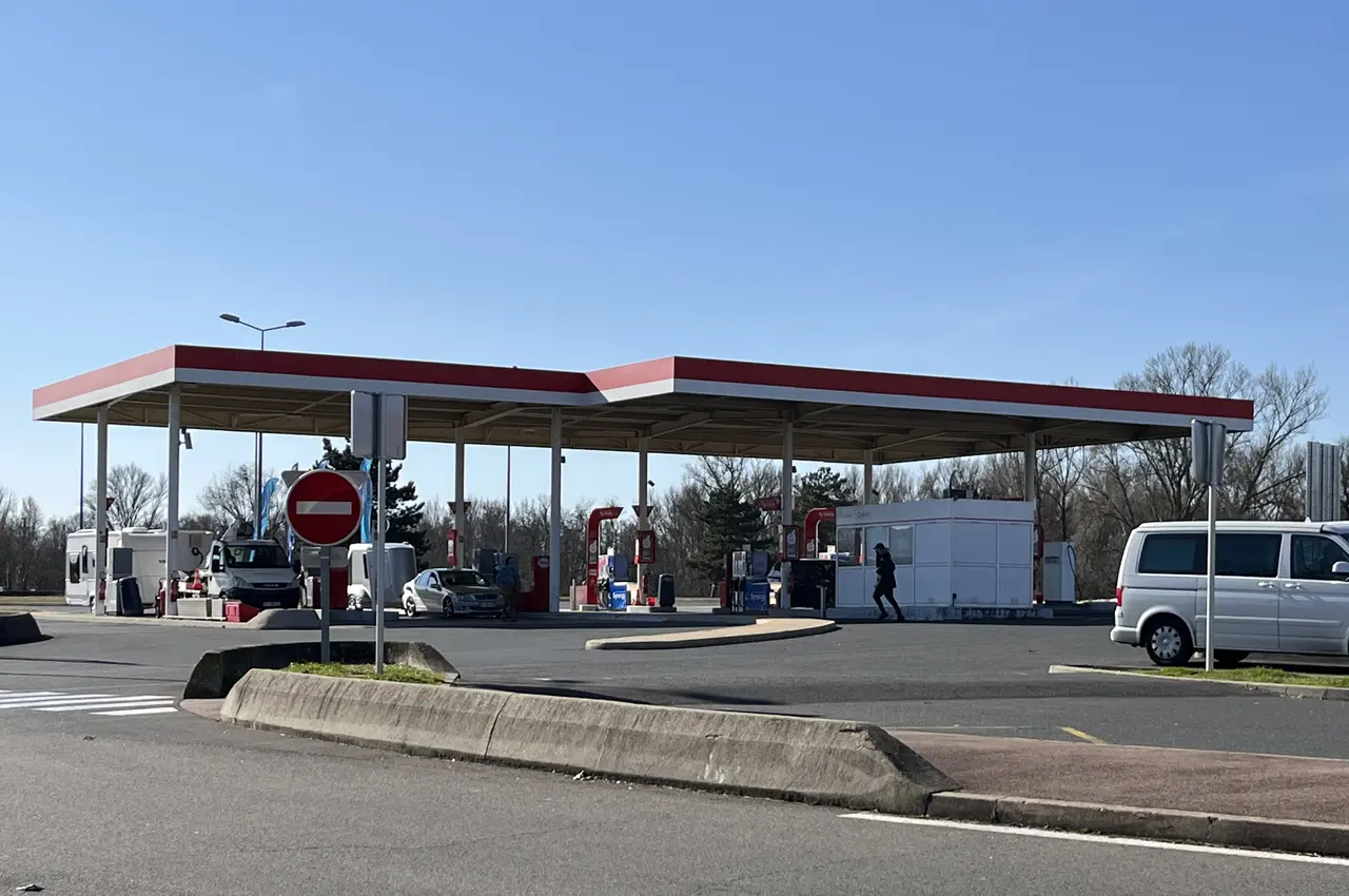Station essence Aire Les Chères Est (février 2022)