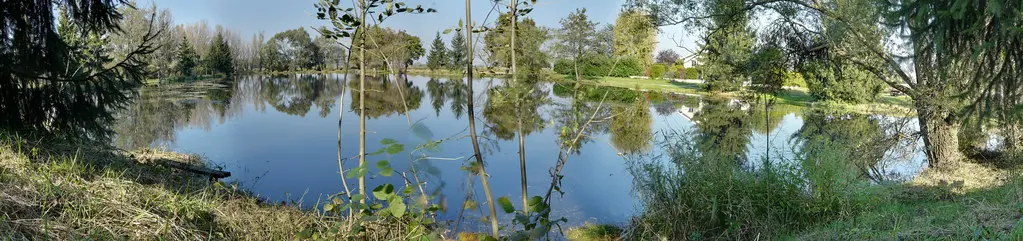 Un étang vers Les Chères.