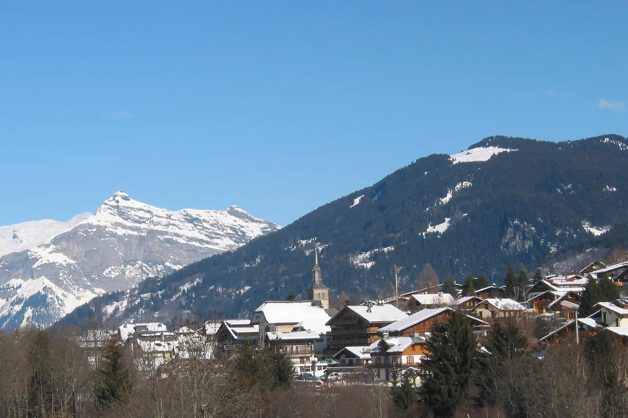 File:00 Les-Contamines-Montjoie - village.jpg