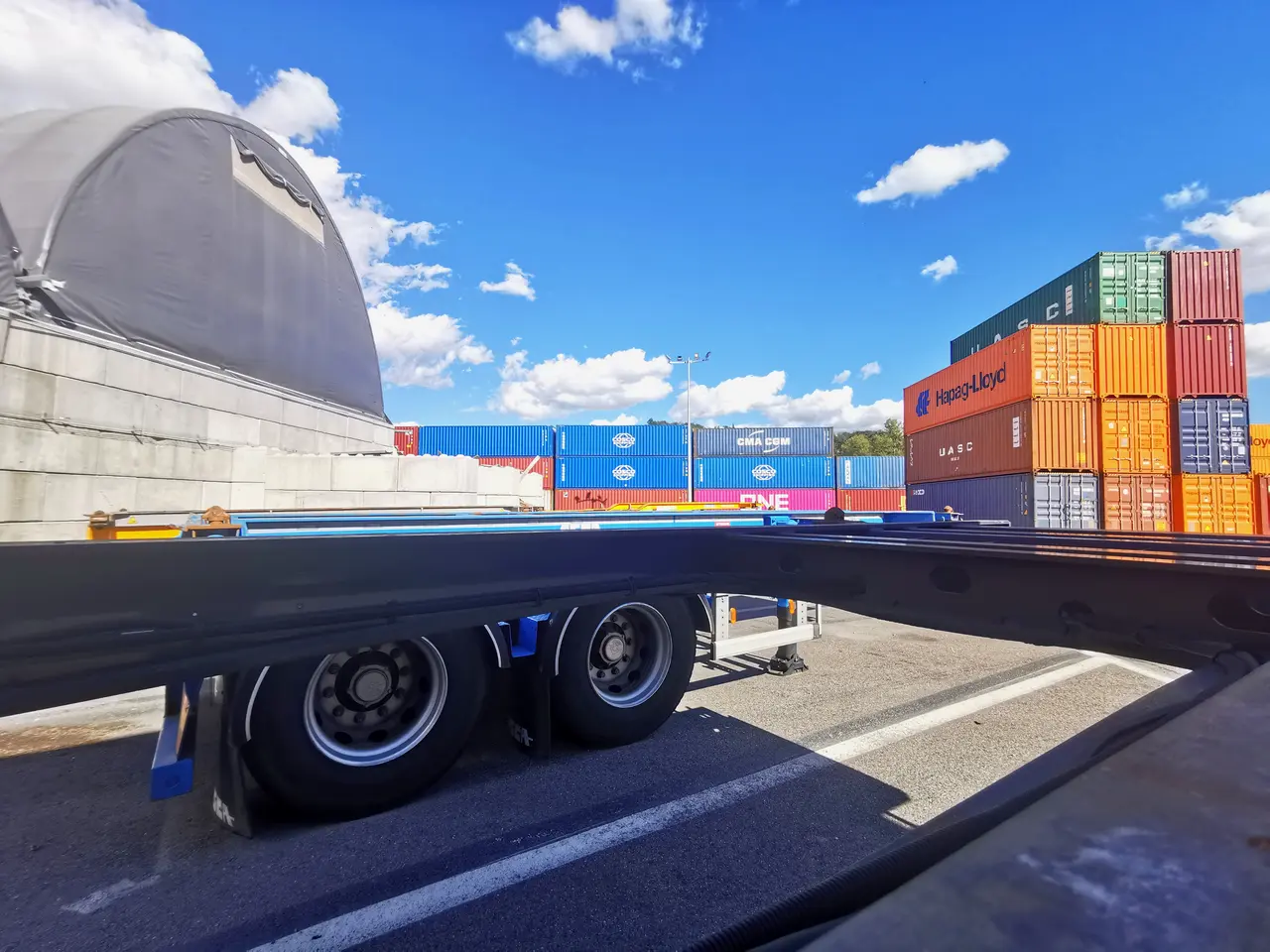 Containers in Loire-sur-Rhône iv