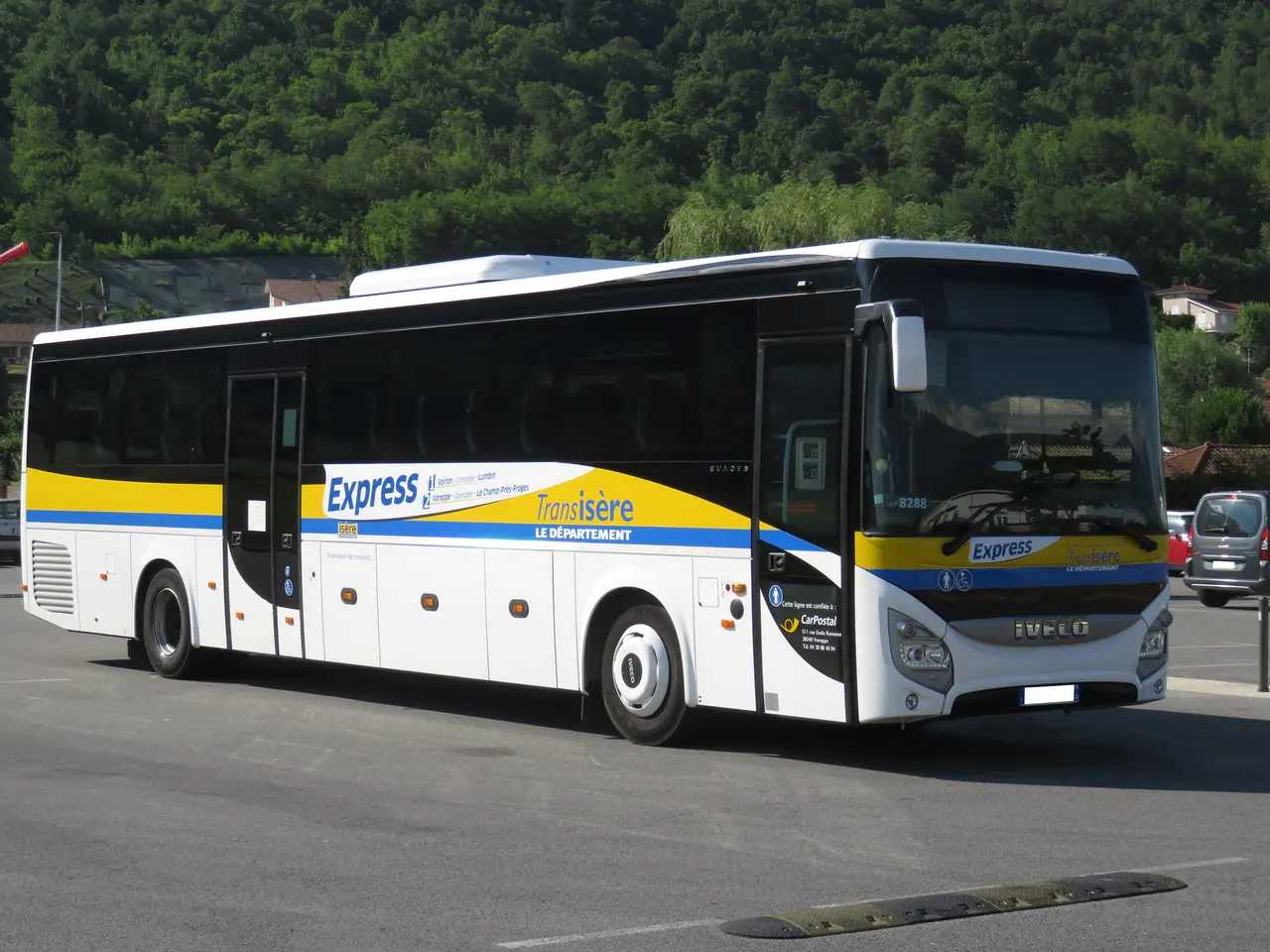 Iveco Evadys n°8288 (vue avant droit) - Transisère (Lumbin)