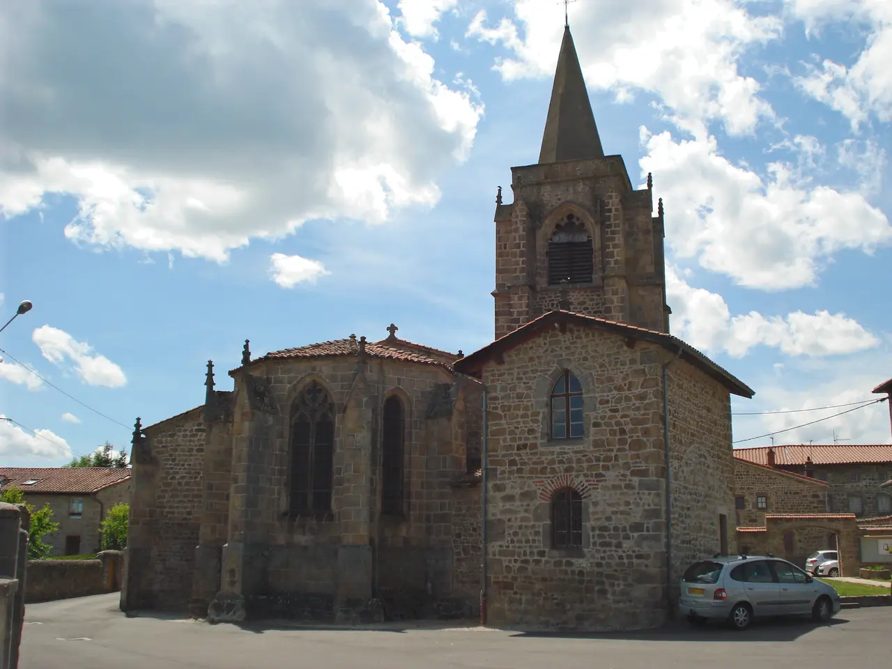 Luriecq (Loire, Fr), l'église avec son chevet