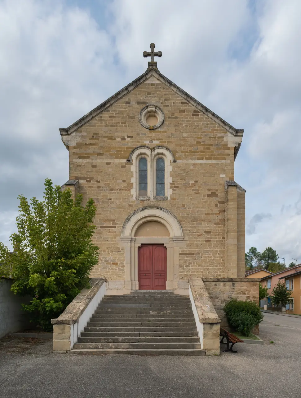 Saint Louis church in Luzinay 03