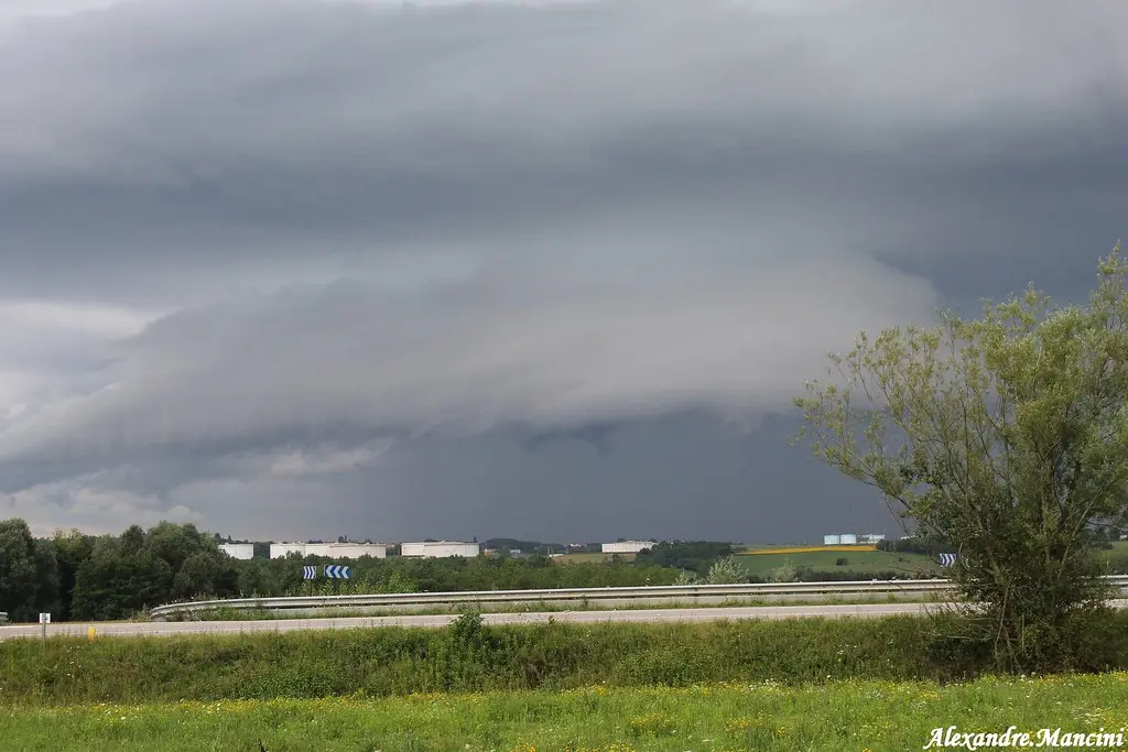 Arcus Luzinay 02 08 14 2