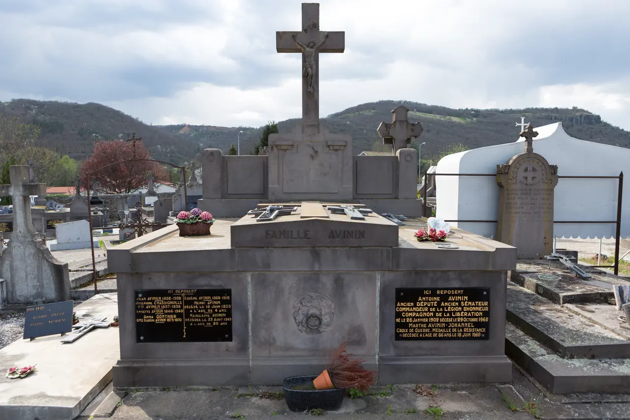 Massiac - Cimetière - 51