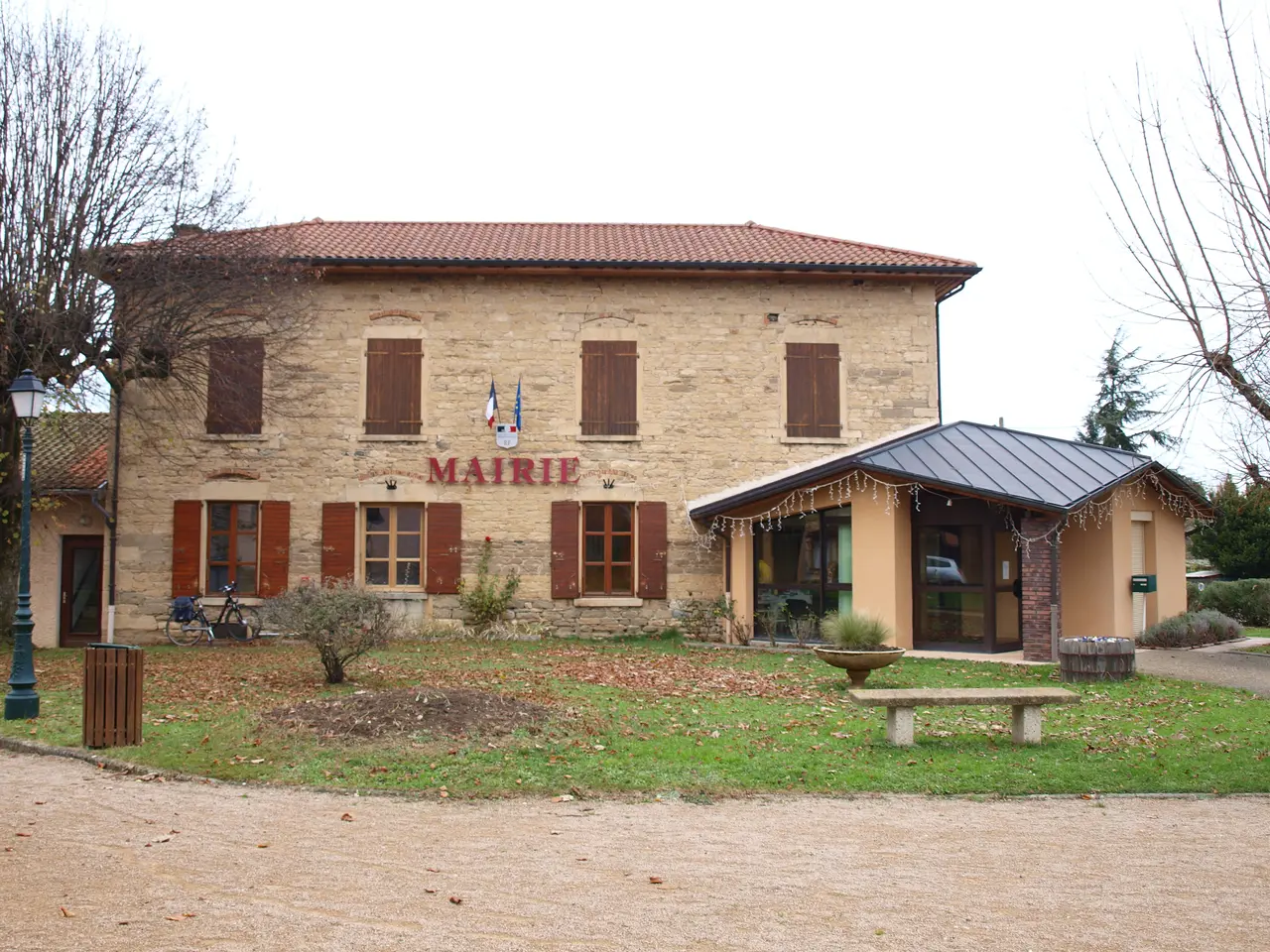 Meyrié-FR-38-mairie-02