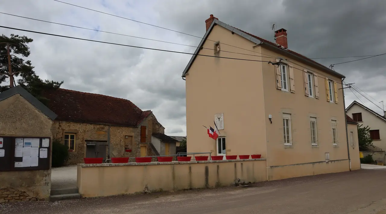 Millery (21) Mairie - 02