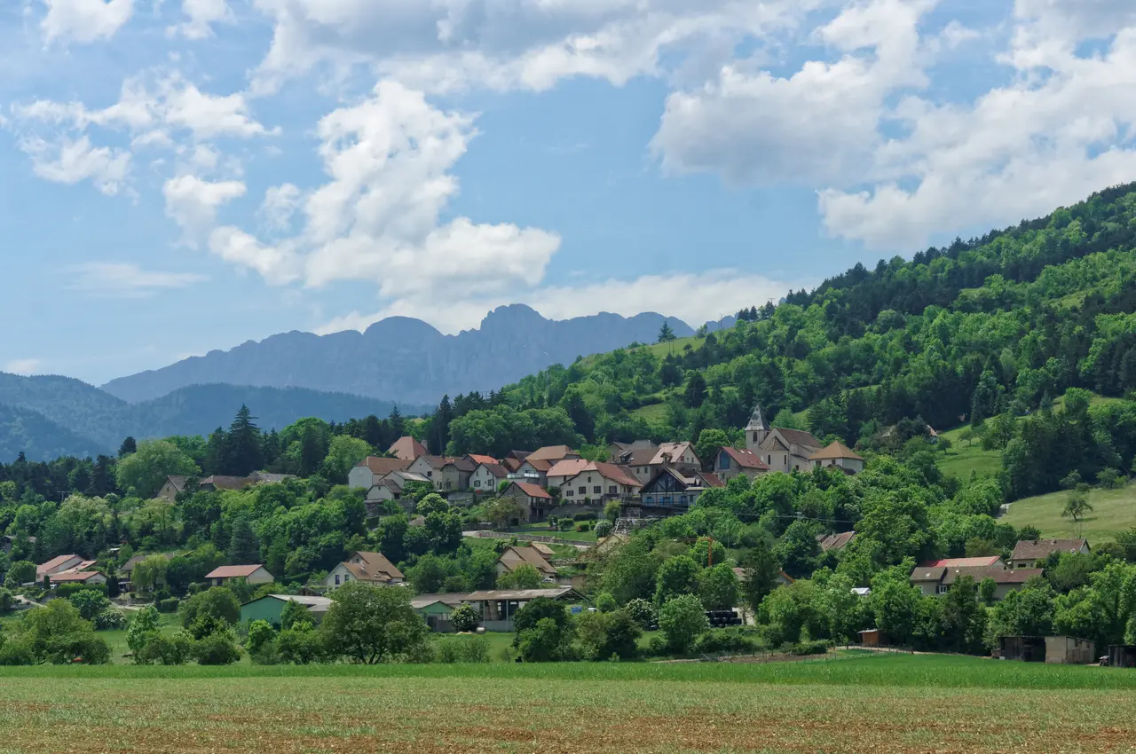 File:Le village de Miribel-Lanchâtre - 2017-05-30.jpg