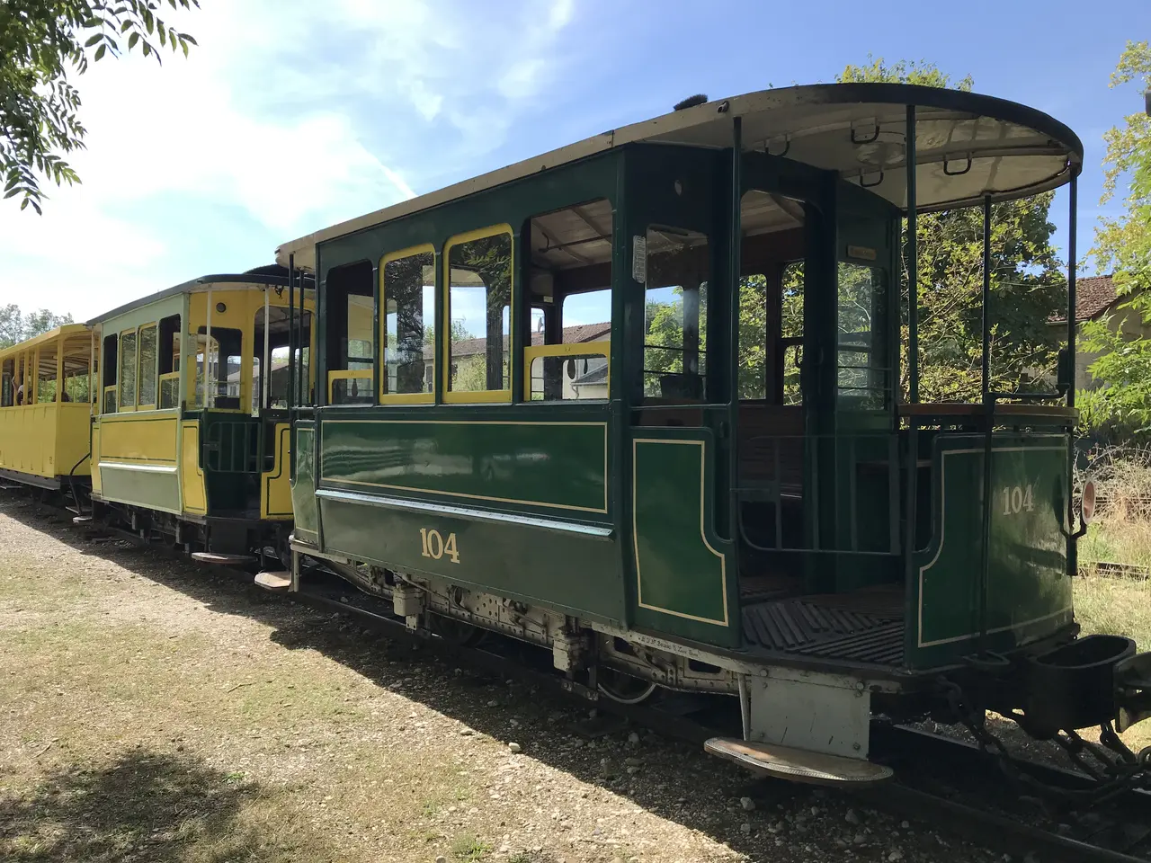 Chemin de fer du Haut-Rhône, train touristique, voiture verte, Montalieu-Vercieu, 2025