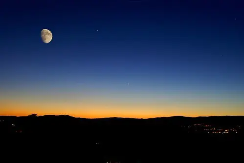 Montéléger au crépuscule