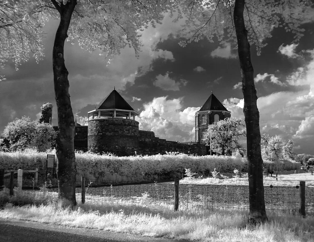 Kasteel Montfort in infrarood