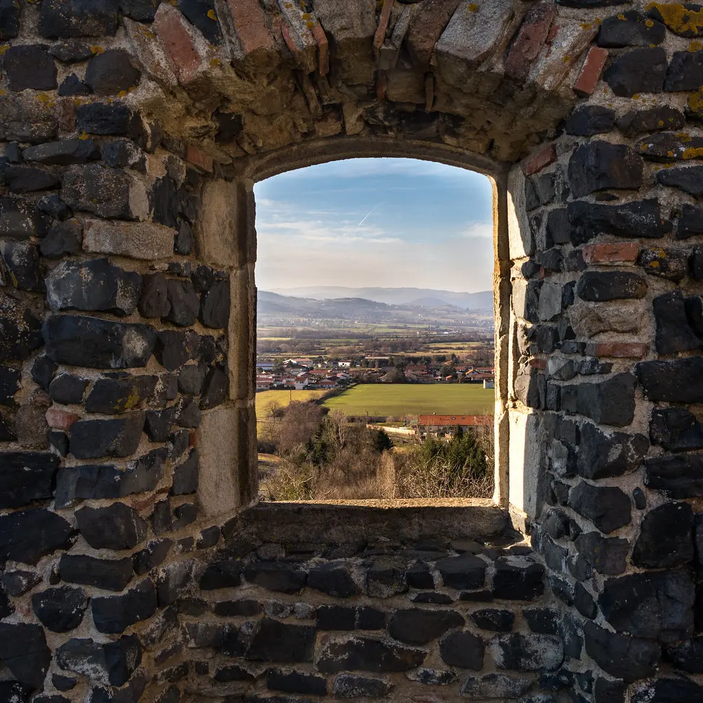 Vue sur la plaine du forez depuis Montverdun