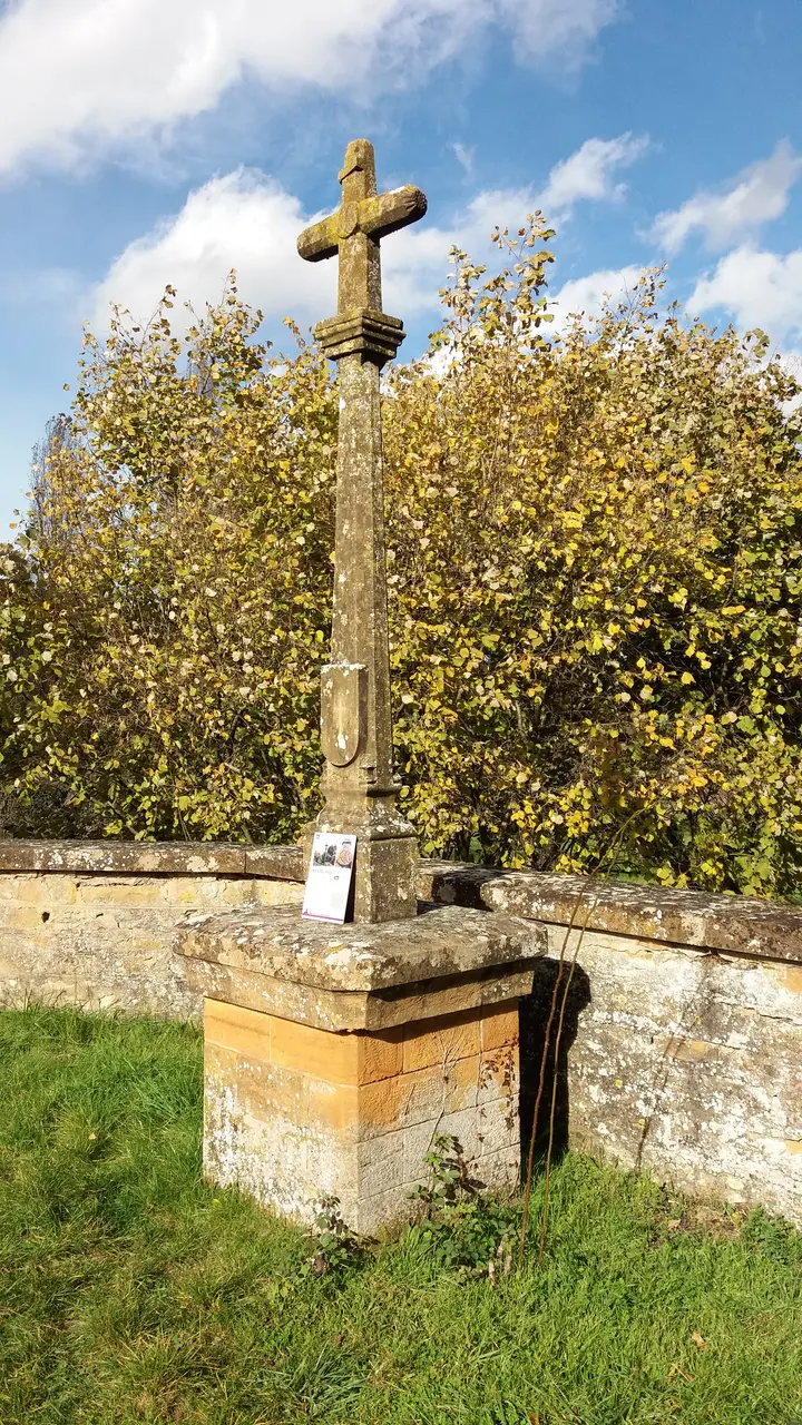 Morancé - Chemin de Fontjards - Croix des Presle 01