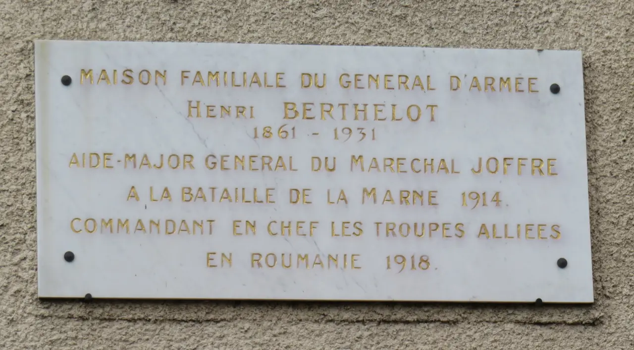 Nervieux - Plaque maison Henri Berthelot