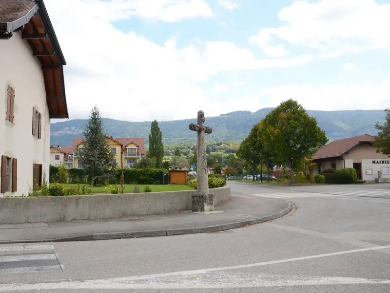 Croix de Verrières à Neydens - Vue d'ensemble