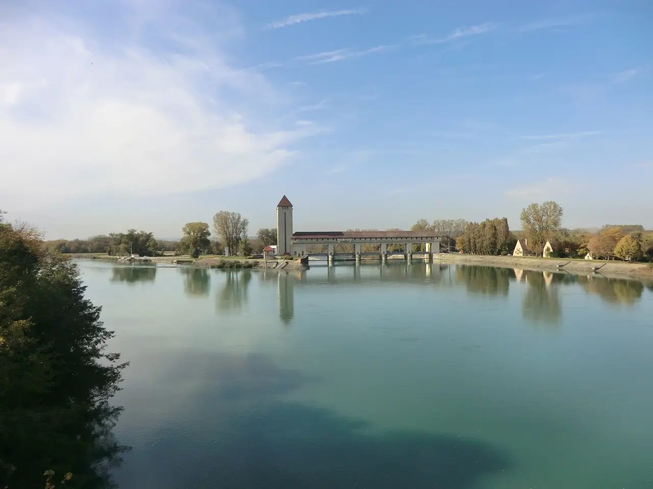 File:Barrage de Jons (Niévroz).JPG