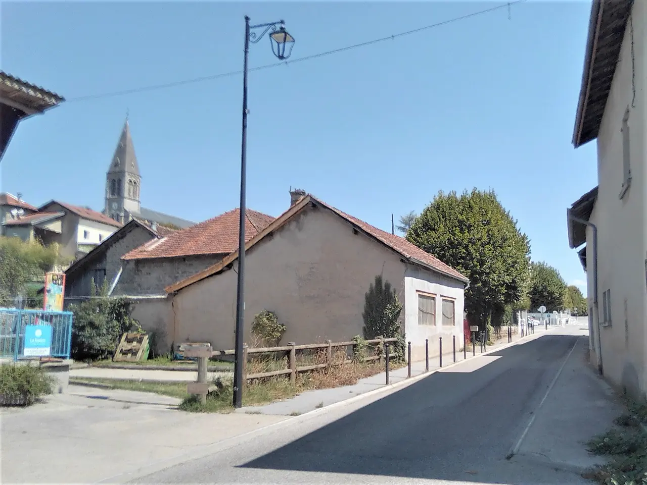 Oyeu (rue du village)