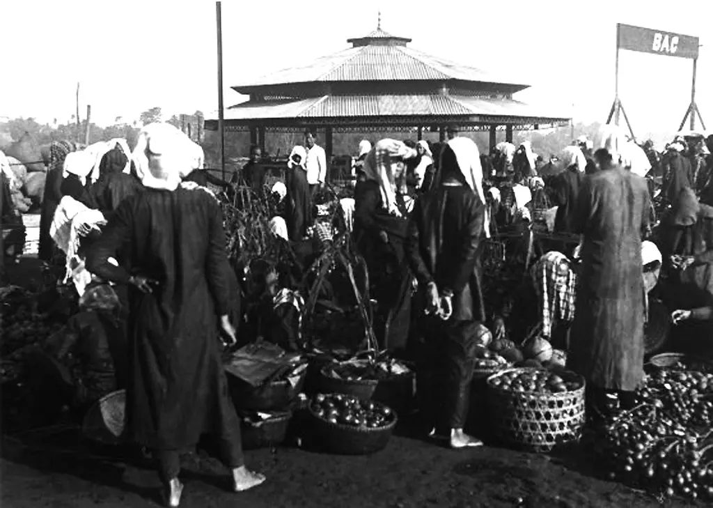 VIETNAM 1920-30, Photo by Charles Peyrin (40) - Bến đò chợ Thủ Dầu Một