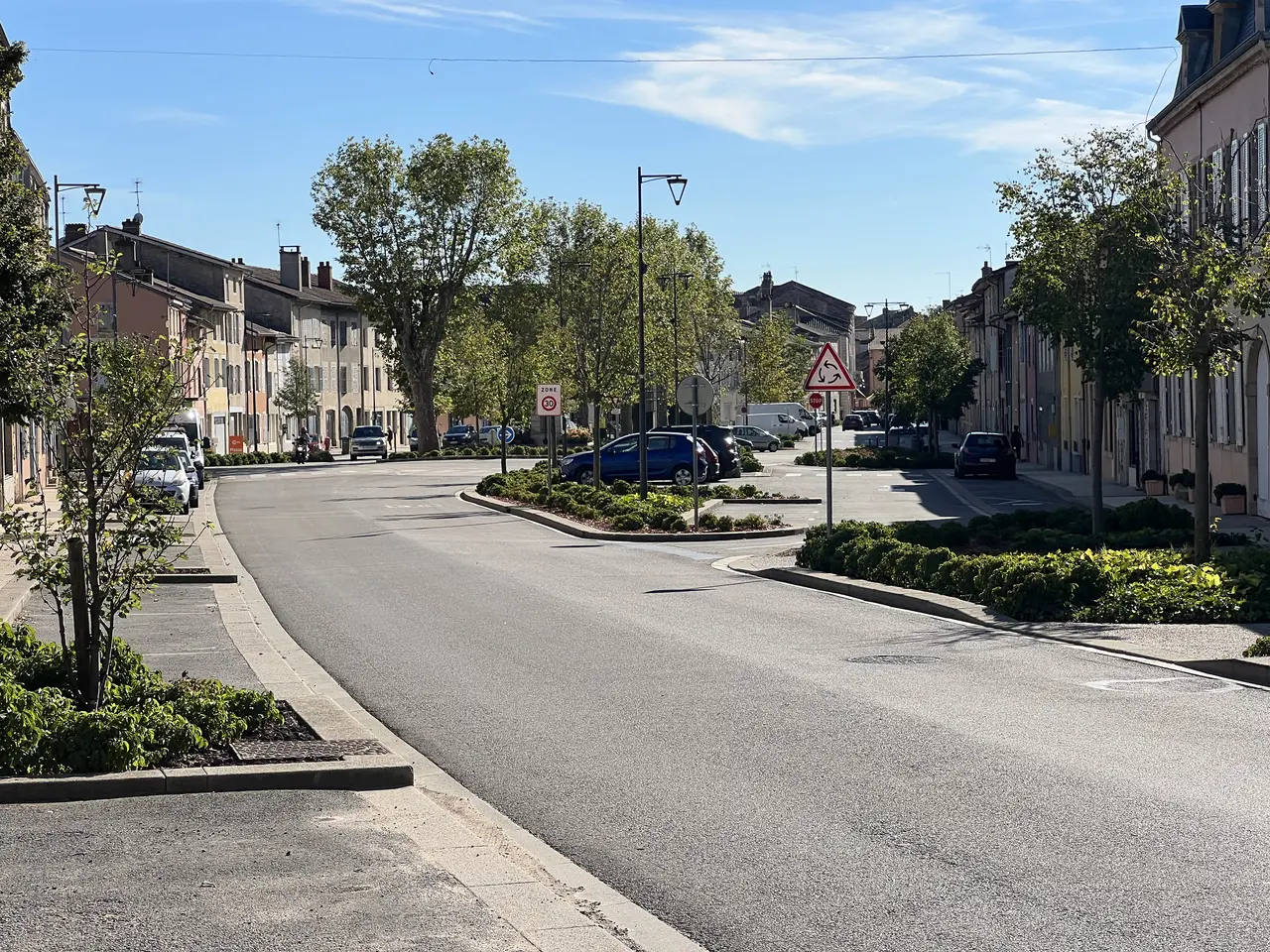 Place Michel Poisat - Pont-de-Vaux (FR01) - 2023-09-26 - 1