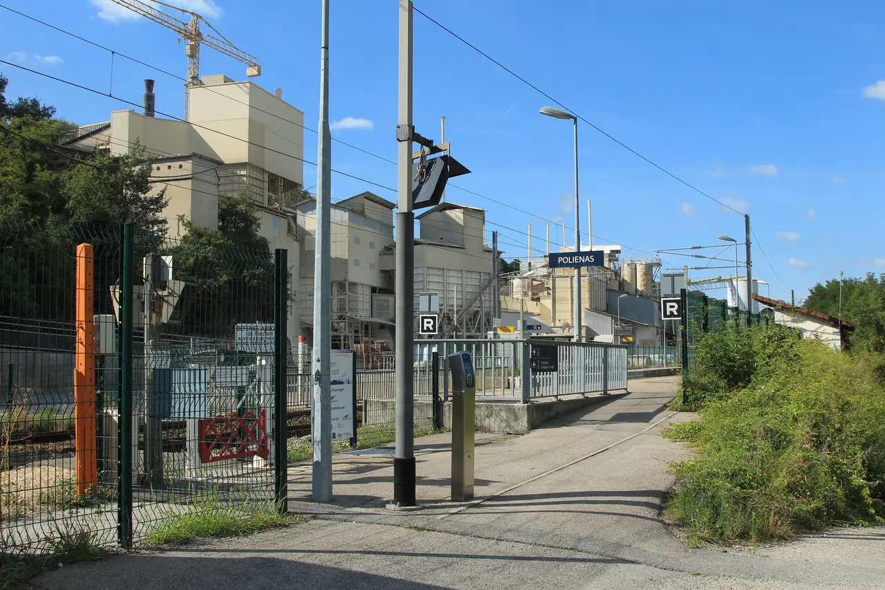 Gare de Poliénas par Cramos