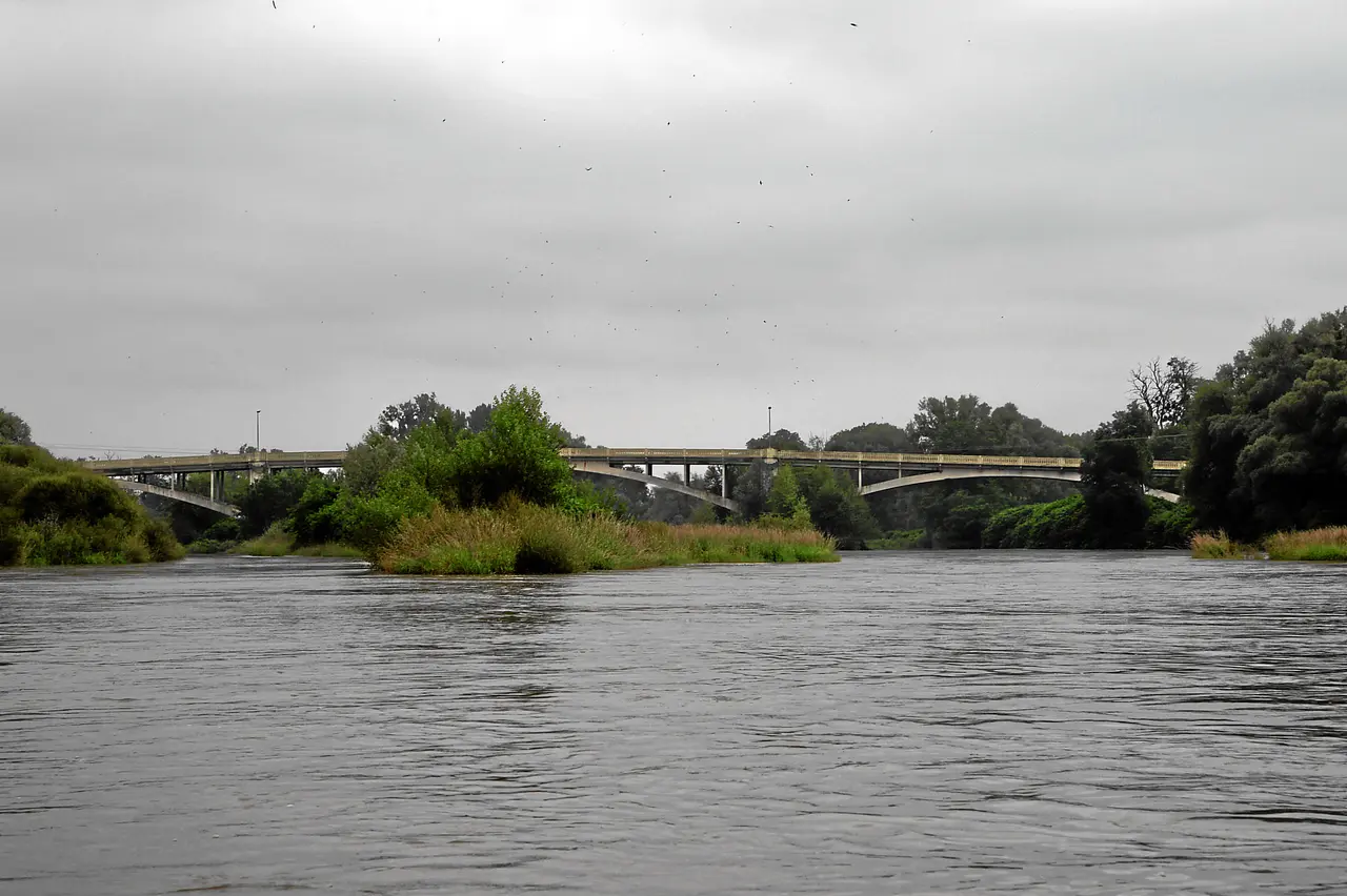 Pouilly-sous-charlieu-brücke-d4-b