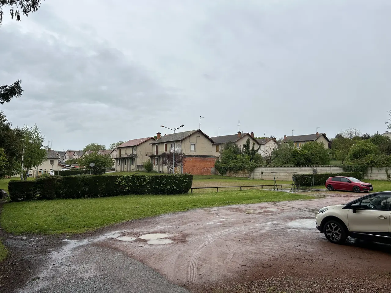 Pouilly-sous-Charlieu - parking