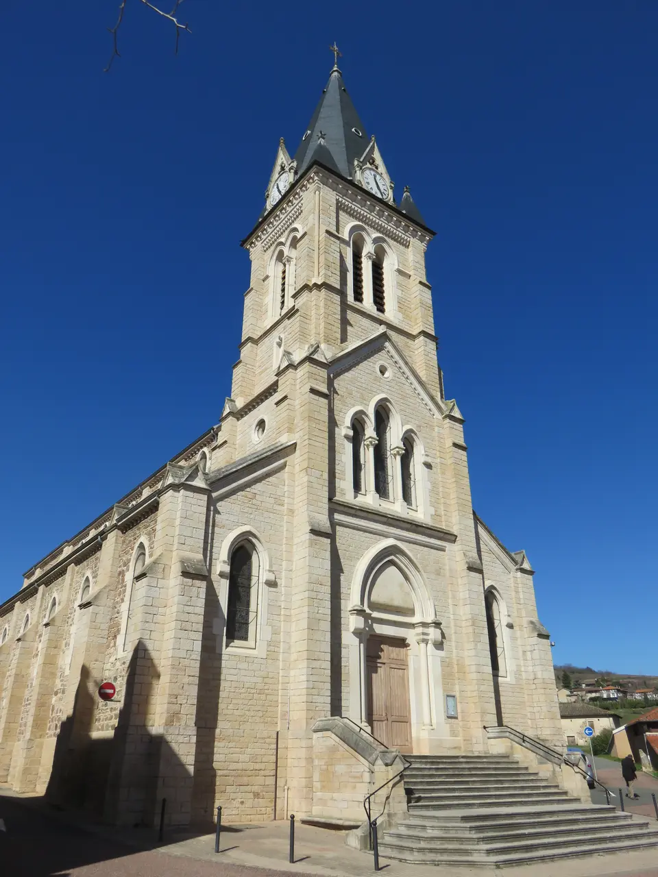 Quincié-en-Beaujolais - Église Saint-Pierre 1 (mars 2019)