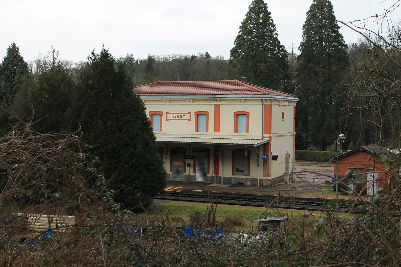 Régny - Gare SNCF