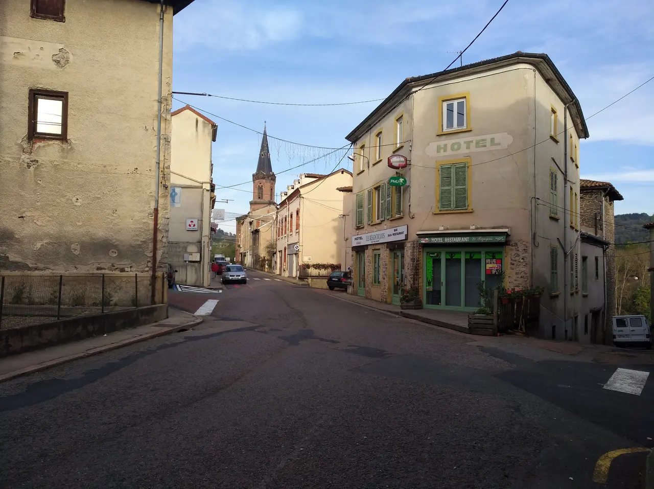 Régny - Rue Georges Fouilland (2)