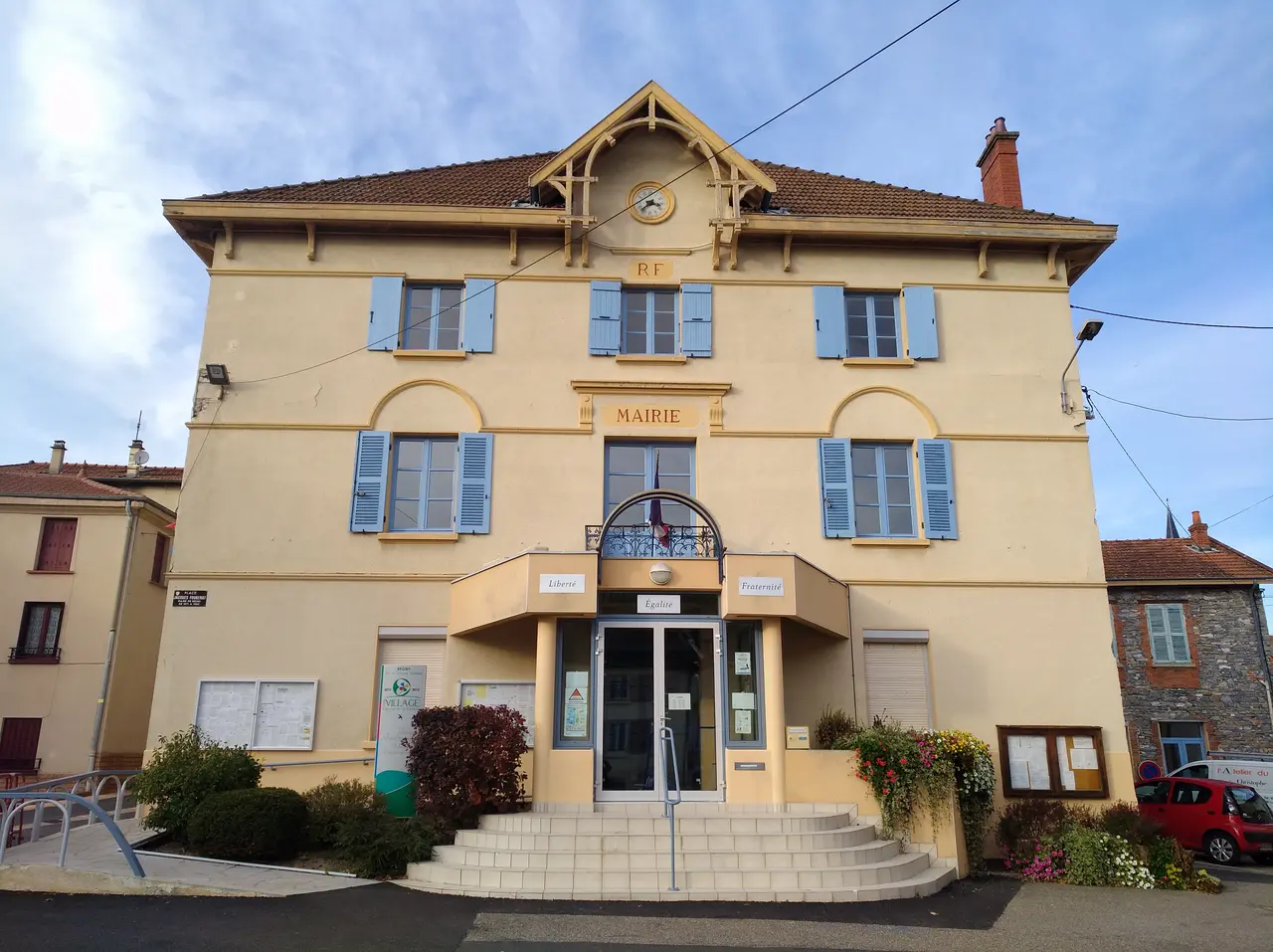 Régny - Mairie