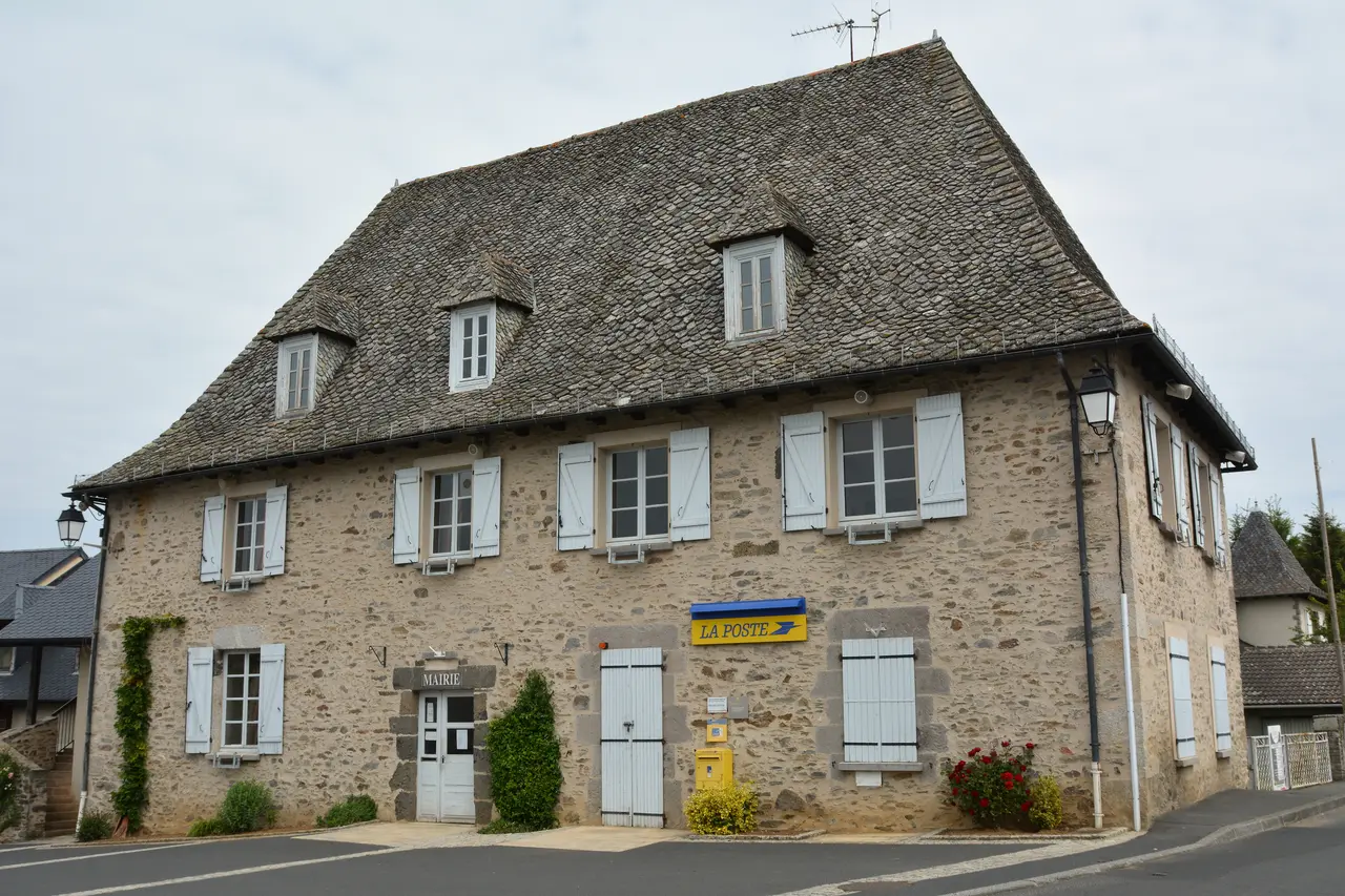 File:Mairie de Roannes-Saint-Mary DSC 3960.JPG