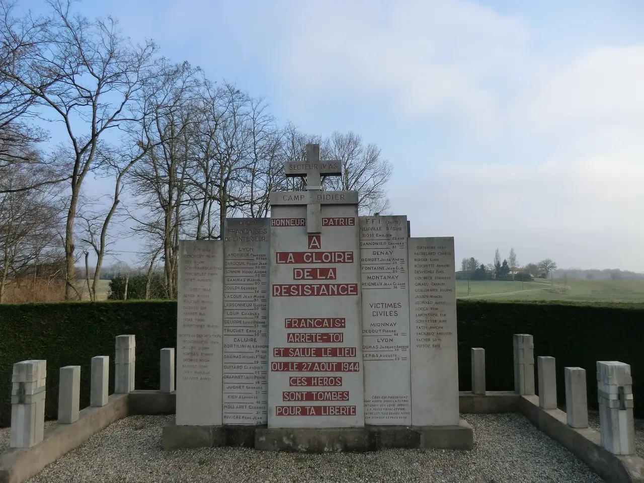 File:Monument du Camp Didier (Mionnay - Saint-André-de-Corcy).JPG