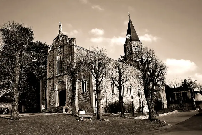 Eglise de Saint-Bonnet les Oules - panoramio