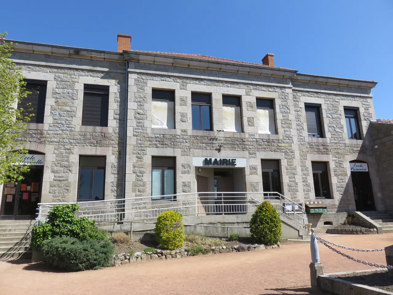 Saint-Cyr-les-Vignes - Mairie