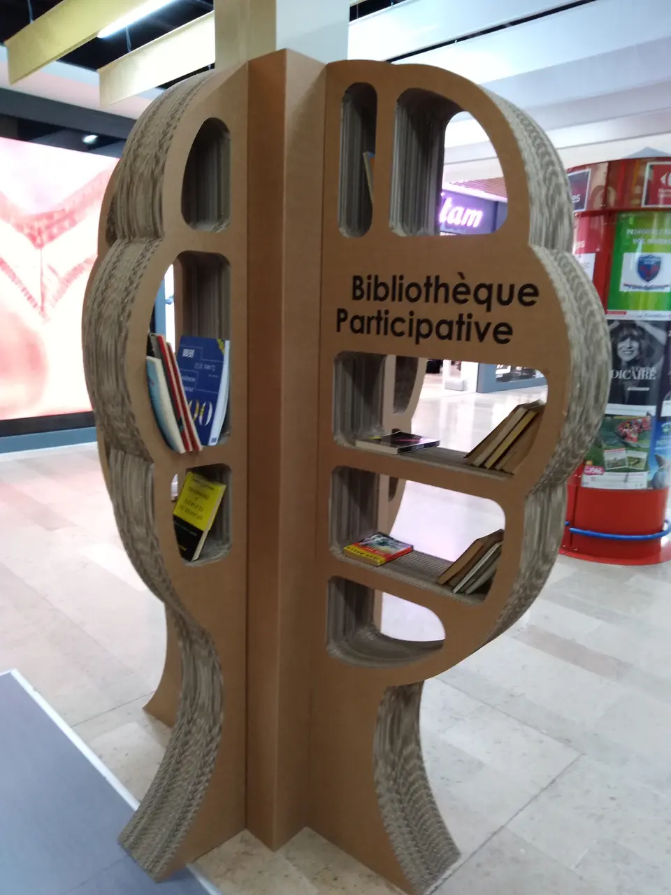 Bibliothèque participative du Carrefour de Saint-Égrève