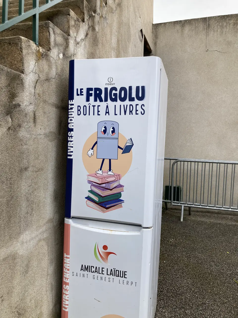 Saint-Genest-Lerpt - amicale laïque Rue Carnot - boîte à livres