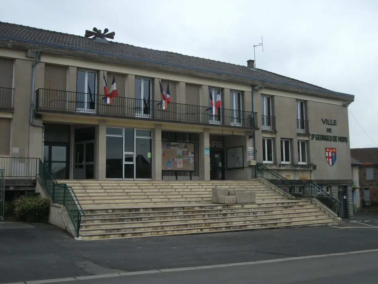Mairie de Saint-Georges-de-Mons (2) 2018-03-19