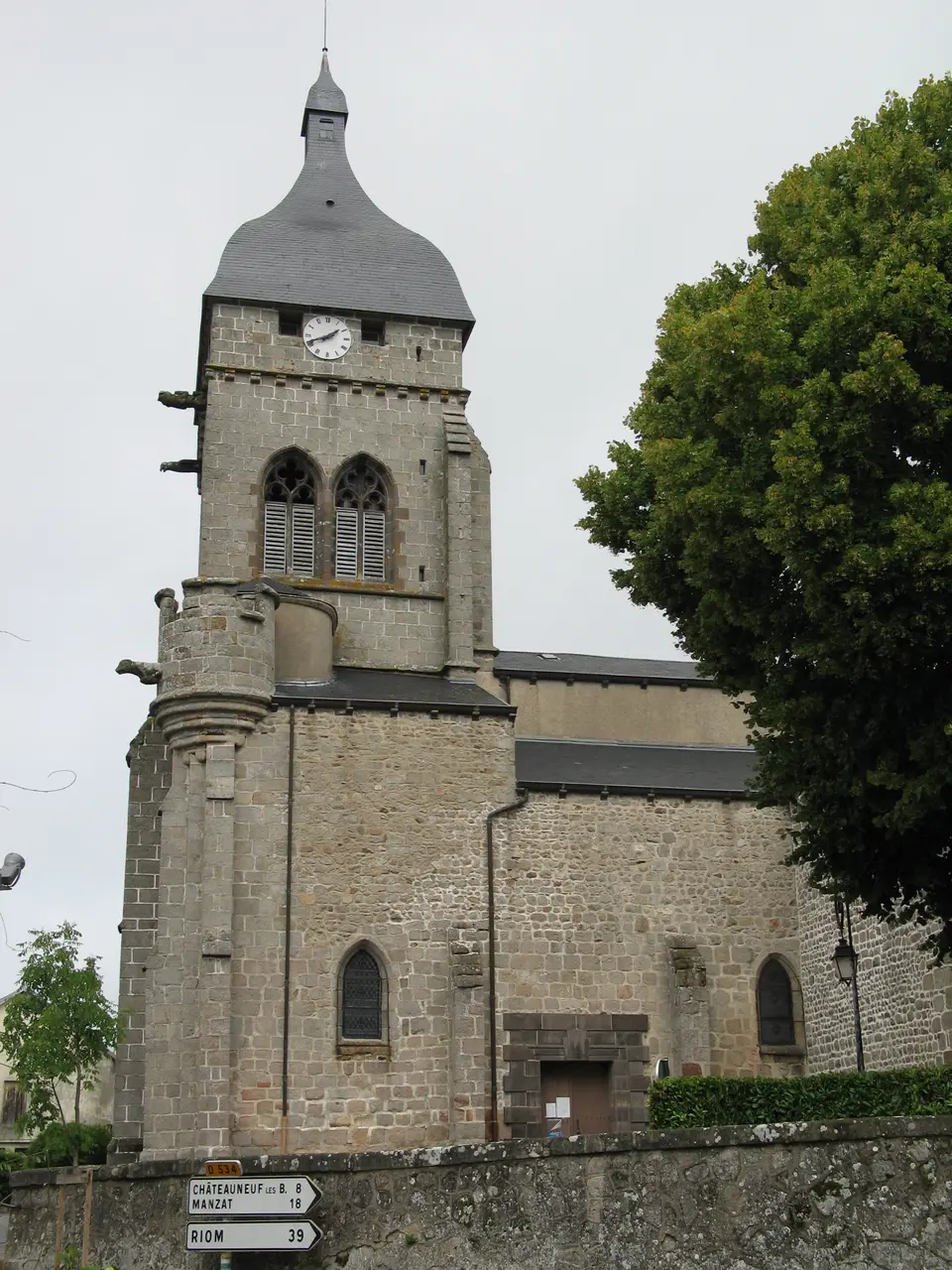 Église Saint-Gervais et Saint-Protais en Saint-Gervais d'Auvergne (1)