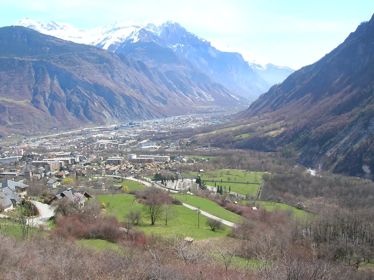 File:200604 - Saint-Jean de Maurienne 2.JPG