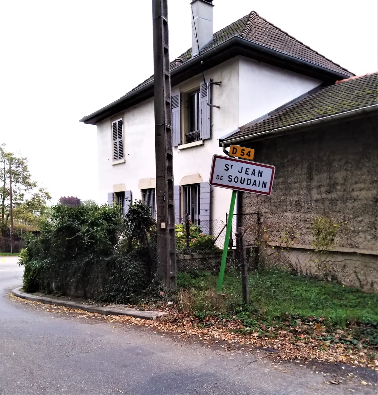 Panneau routier d'entrée de Saint-Jean de Soudain