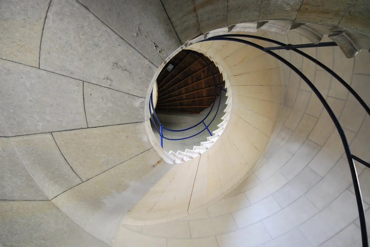 Escalier à Saint Julien en Saint Alban