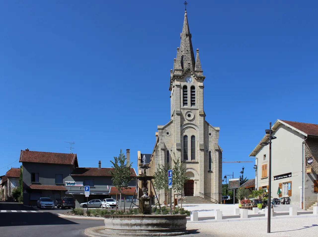 Saint-Marcel-Bel-Accueil - Église et fontaine