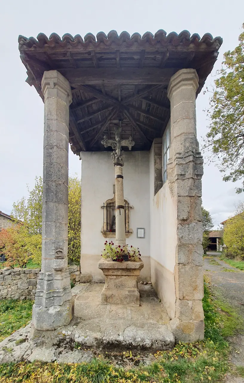 Oratoire et croix-calvaire de Boisset-Haut à Saint-Pal-de-Chalencon