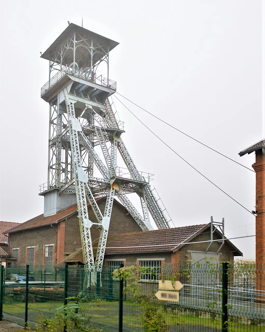 Saint-Pierre-la-Palud, puits (de mine) Perret