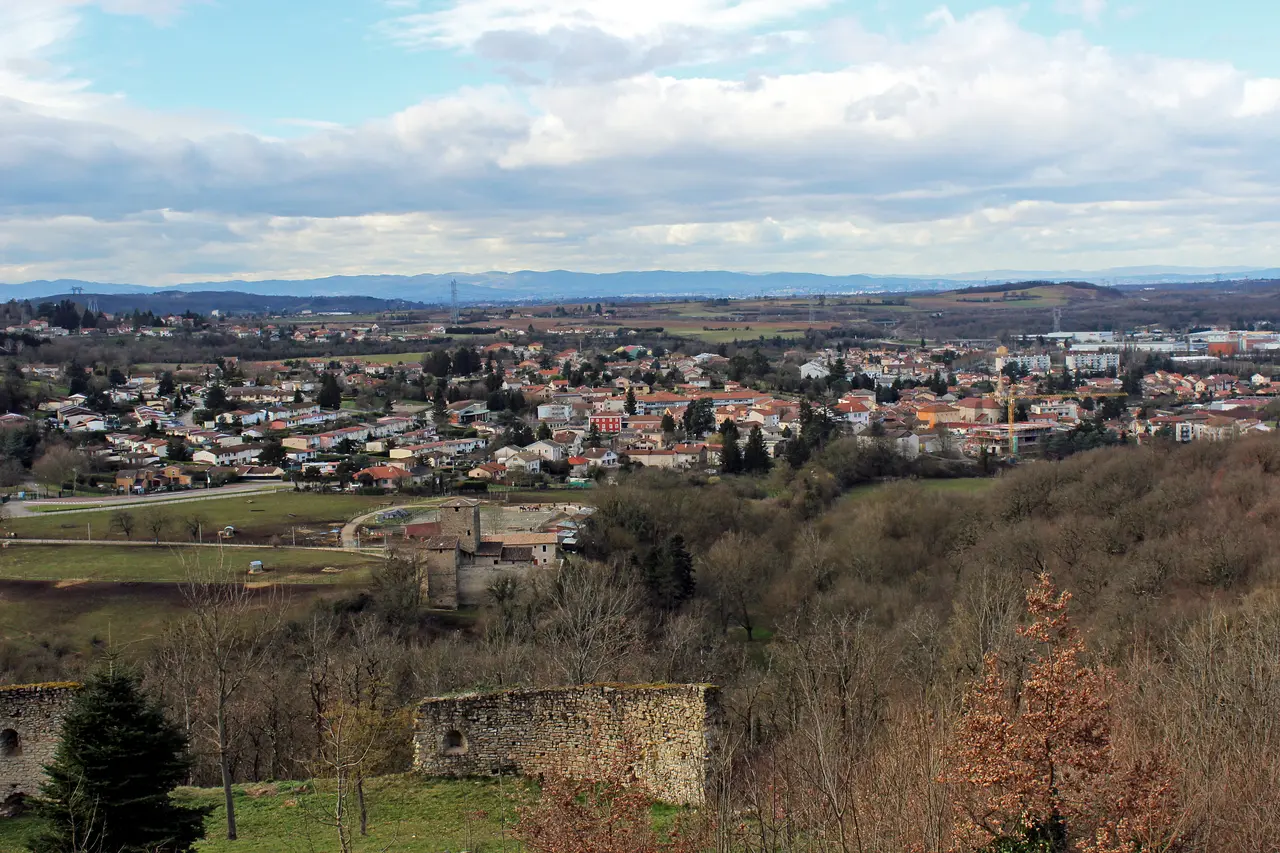 Vue Saint-Quentin-Fallavier depuis Château de Fallavier 3