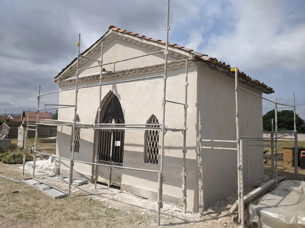 Cimetière de Sainte-Agathe-la-Bouteresse - Chapelle en rénovation (juin 2023)