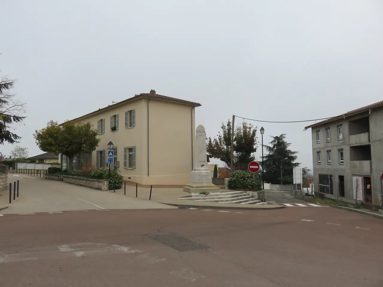 Sainte-Consorce - Croisement rue de Verdun et rue des Monts