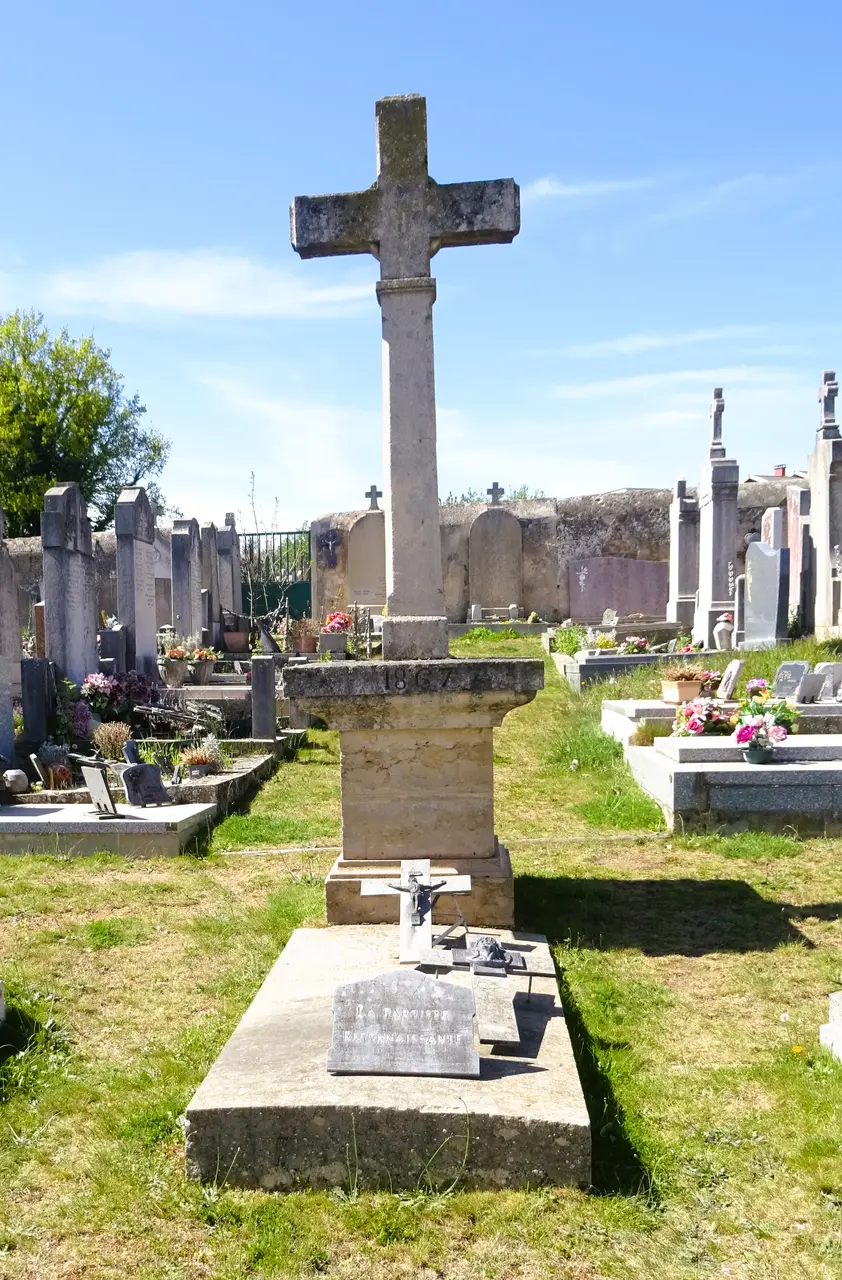 Croix du cimetière de Sainte-Consorce